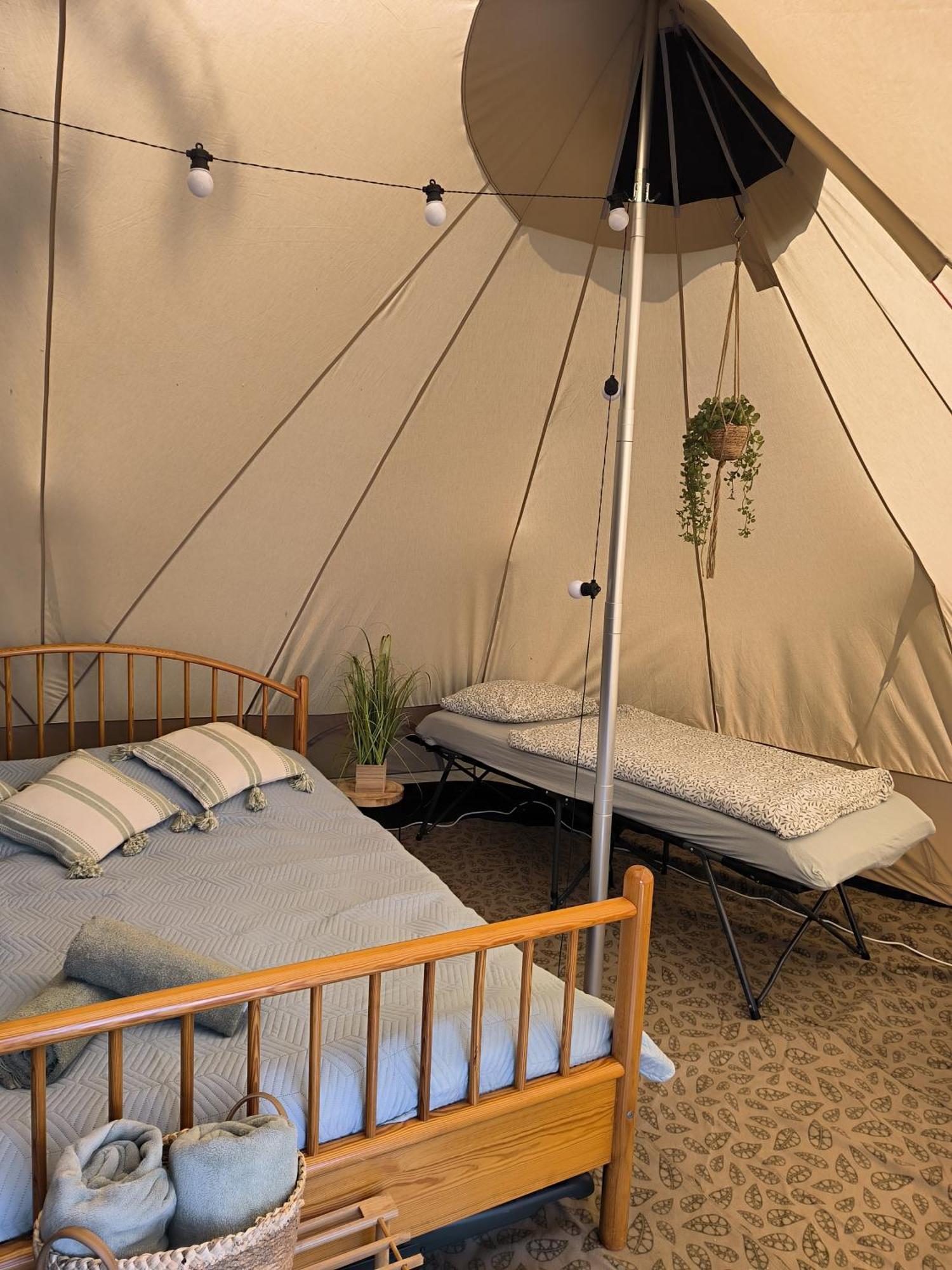 Hotel Glamping Roznov Rožnov pod Radhoštěm Exteriér fotografie